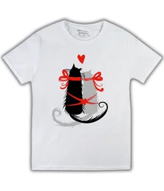 Прикольные футболки: влюбленные коты белой